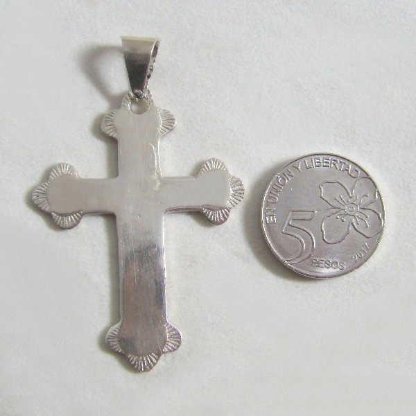 OFERTA!! (p1066)Cruz de plata con puntas redondeadas.